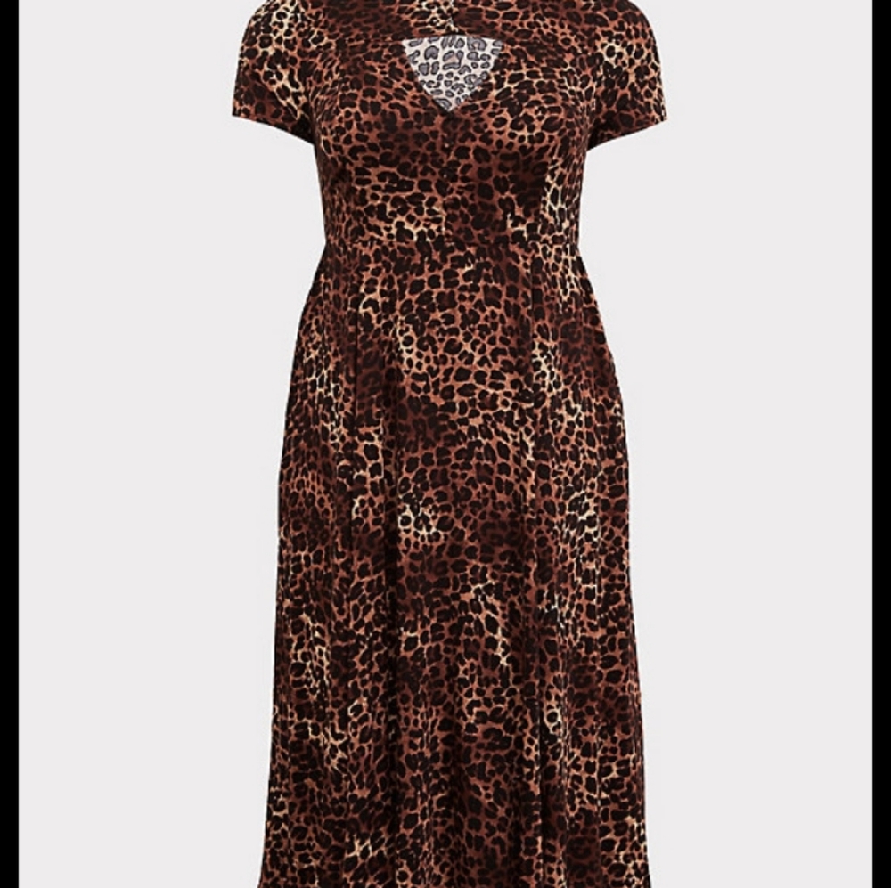 Leopard print maxi dress with pockets